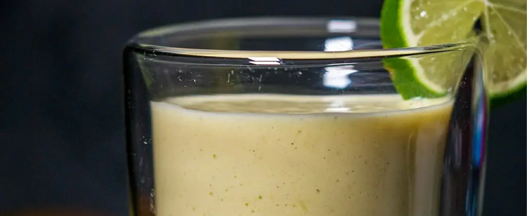 Koktajl bananowy jako przykład posiłku po treningu