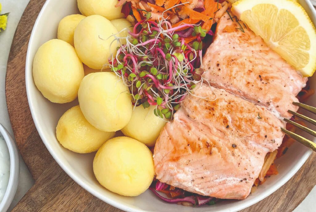 Grillowany łosoś z ziemniakami